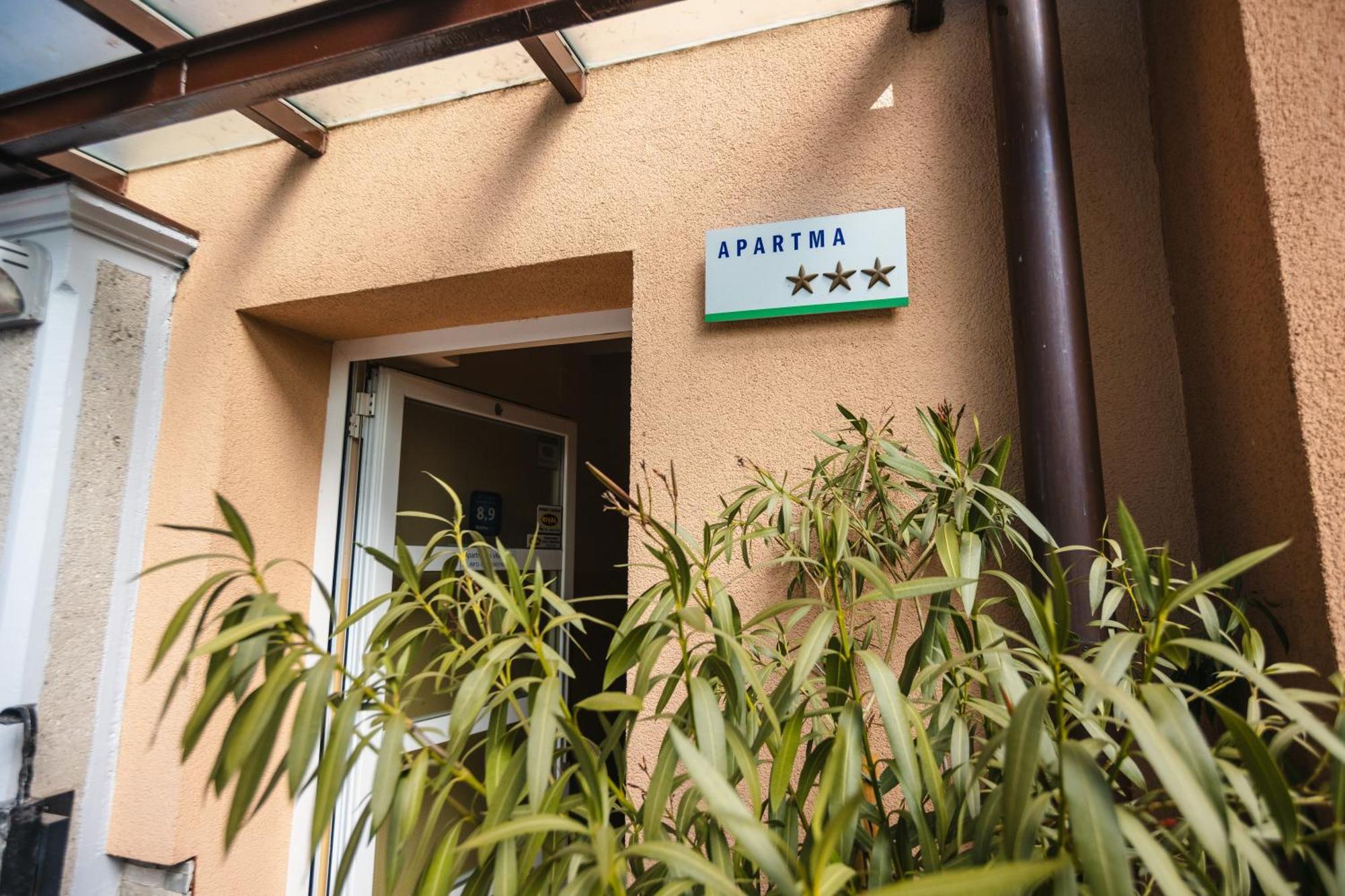 Vila Klara Apartments Ljubljana Kültér fotó