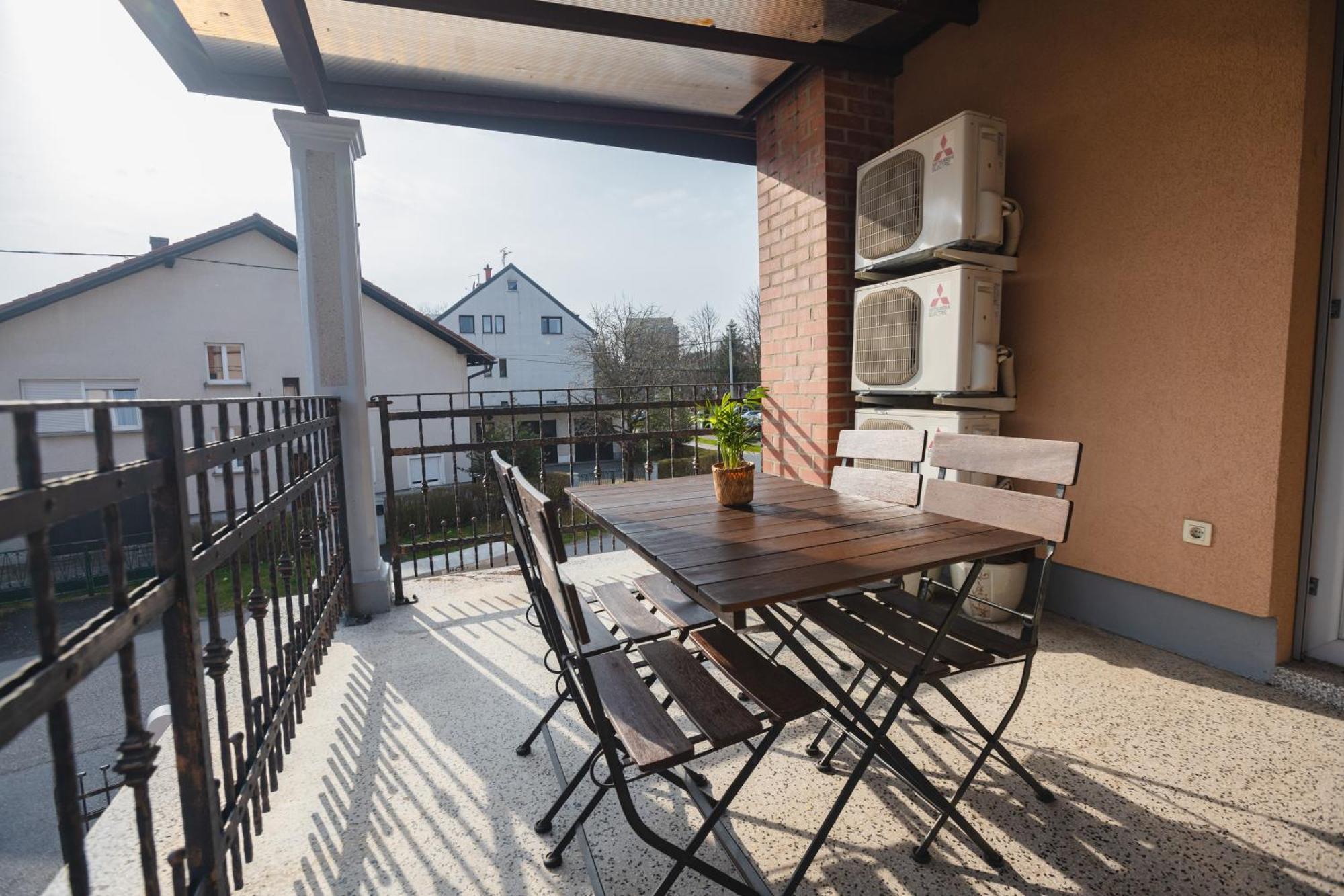 Vila Klara Apartments Ljubljana Kültér fotó