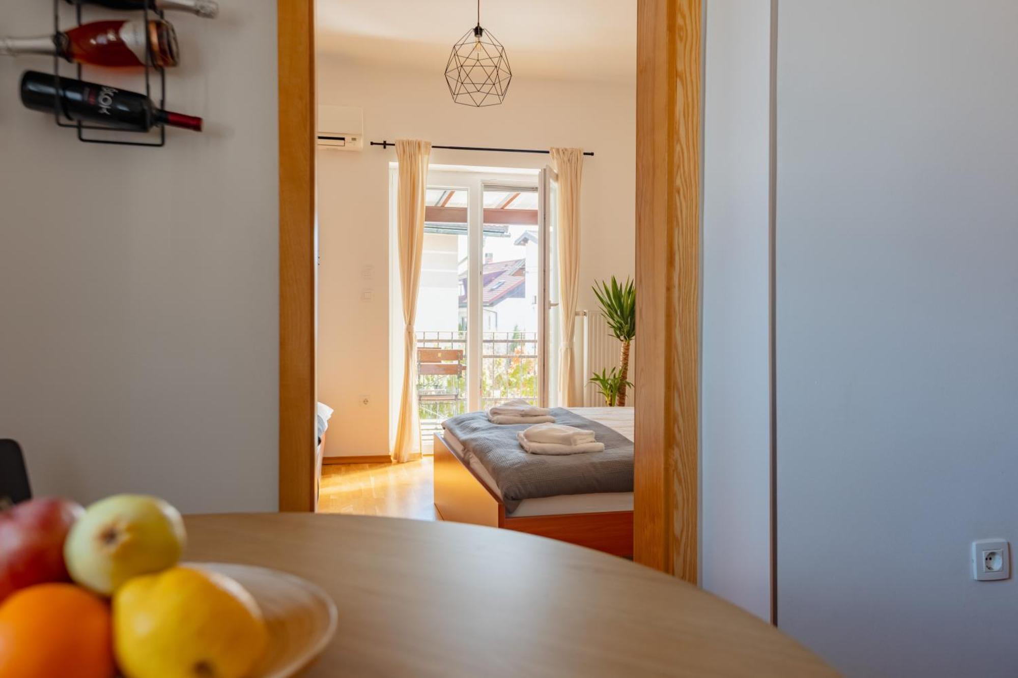 Vila Klara Apartments Ljubljana Kültér fotó