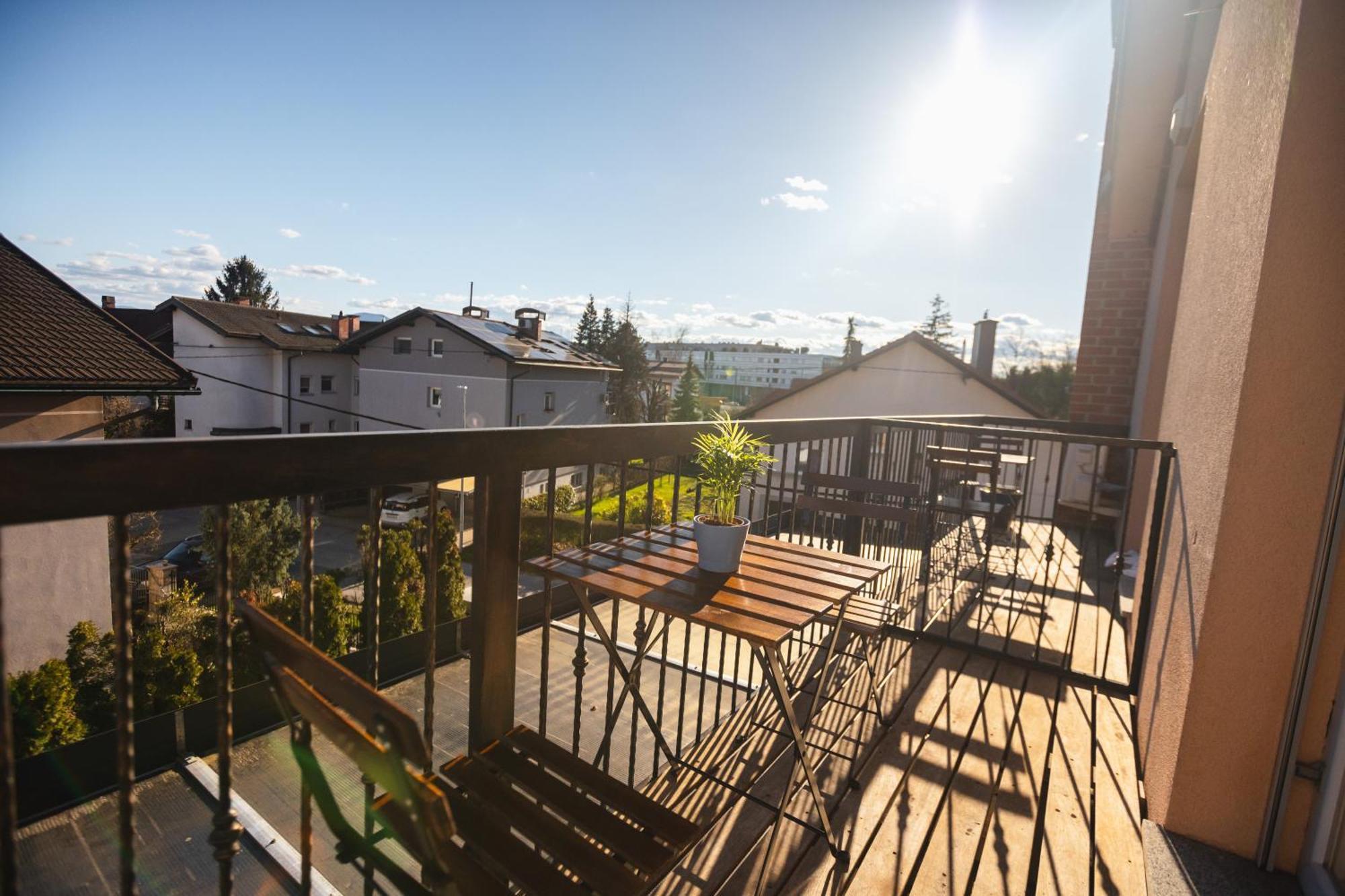 Vila Klara Apartments Ljubljana Kültér fotó