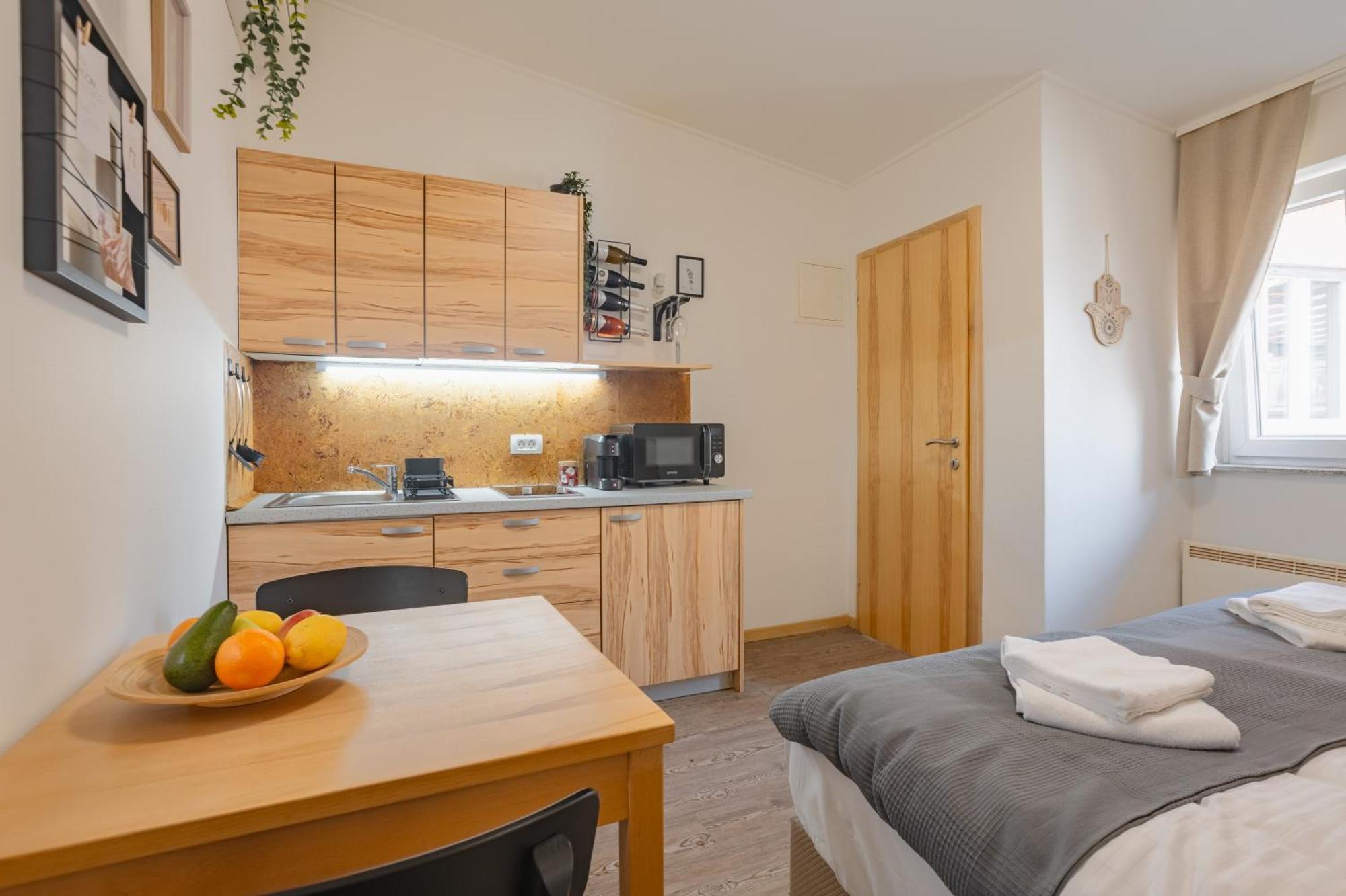 Vila Klara Apartments Ljubljana Kültér fotó